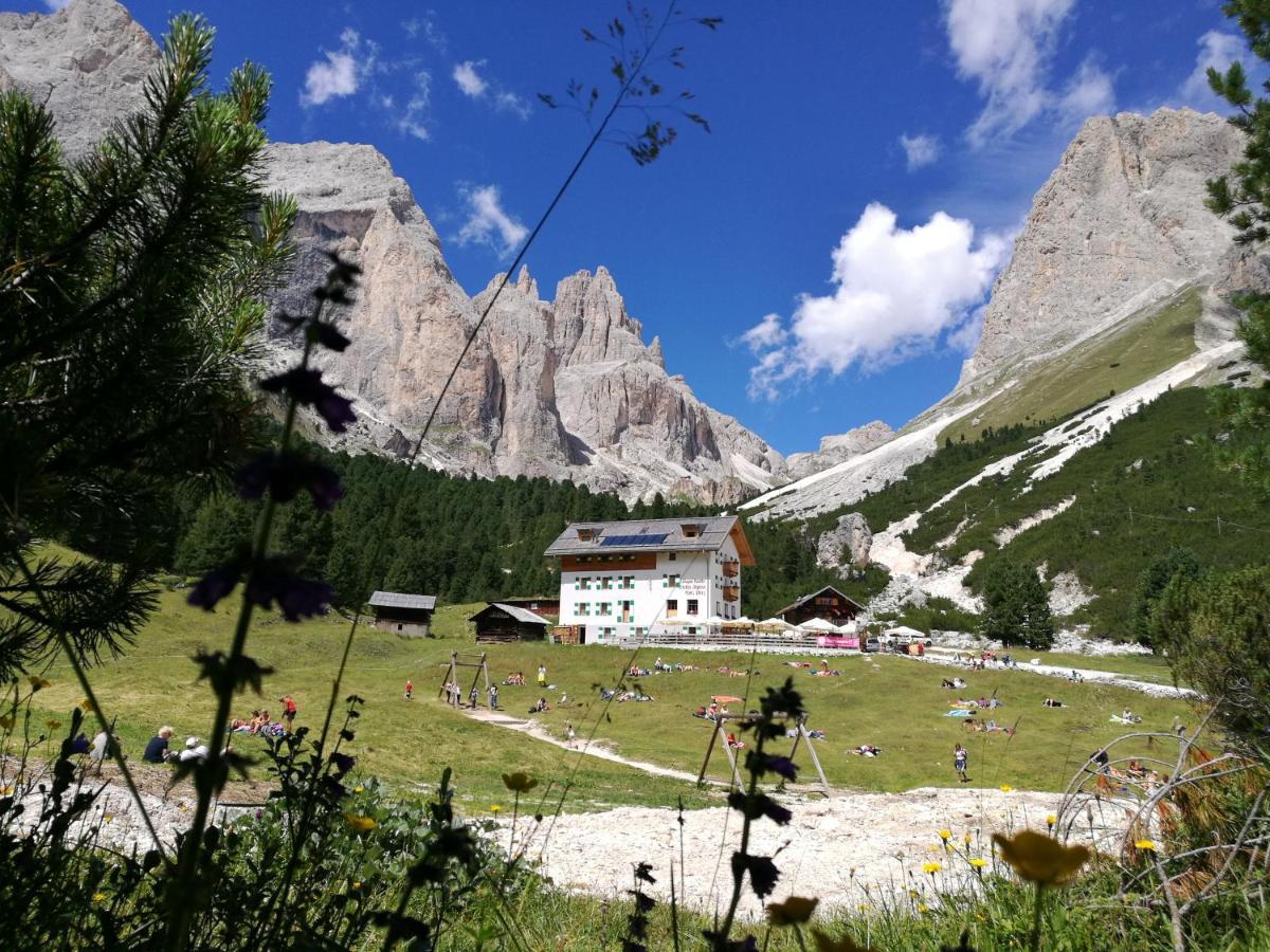 Rifugio Stella Alpina Spiz Piaz Per Escursionisti Hotell Pozza di Fassa Eksteriør bilde