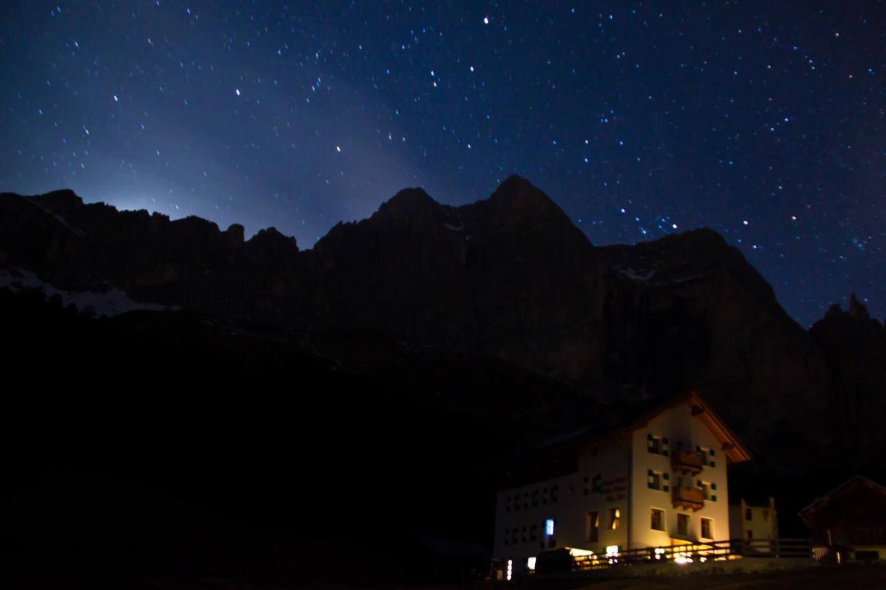 Rifugio Stella Alpina Spiz Piaz Per Escursionisti Hotell Pozza di Fassa Eksteriør bilde