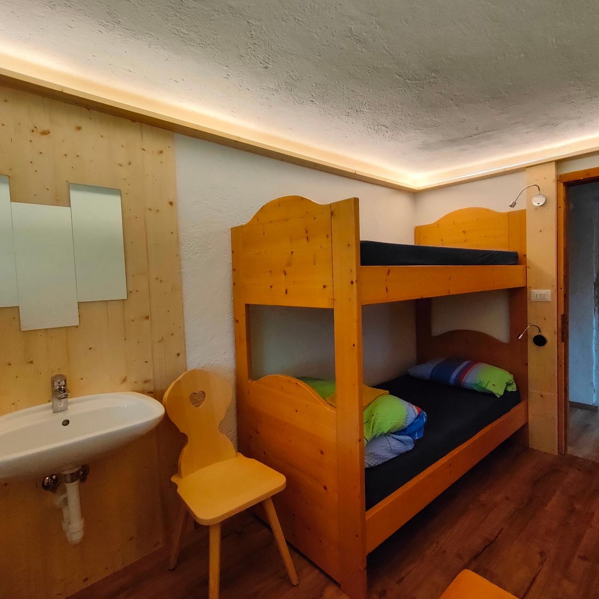 Rifugio Stella Alpina Spiz Piaz Per Escursionisti Hotell Pozza di Fassa Eksteriør bilde