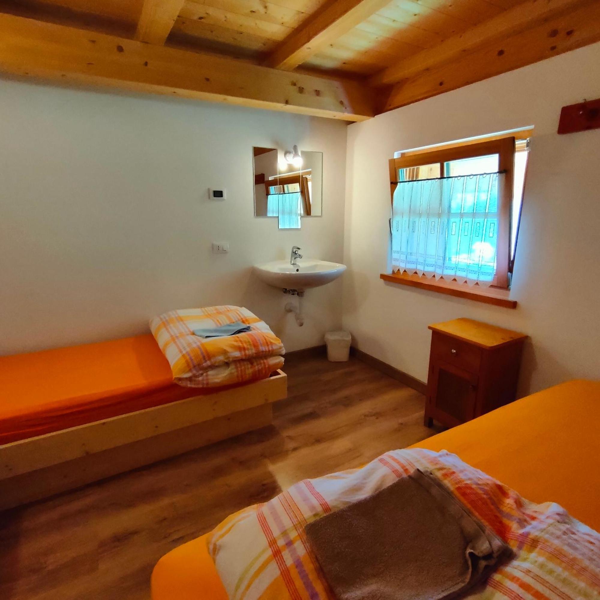 Rifugio Stella Alpina Spiz Piaz Per Escursionisti Hotell Pozza di Fassa Eksteriør bilde