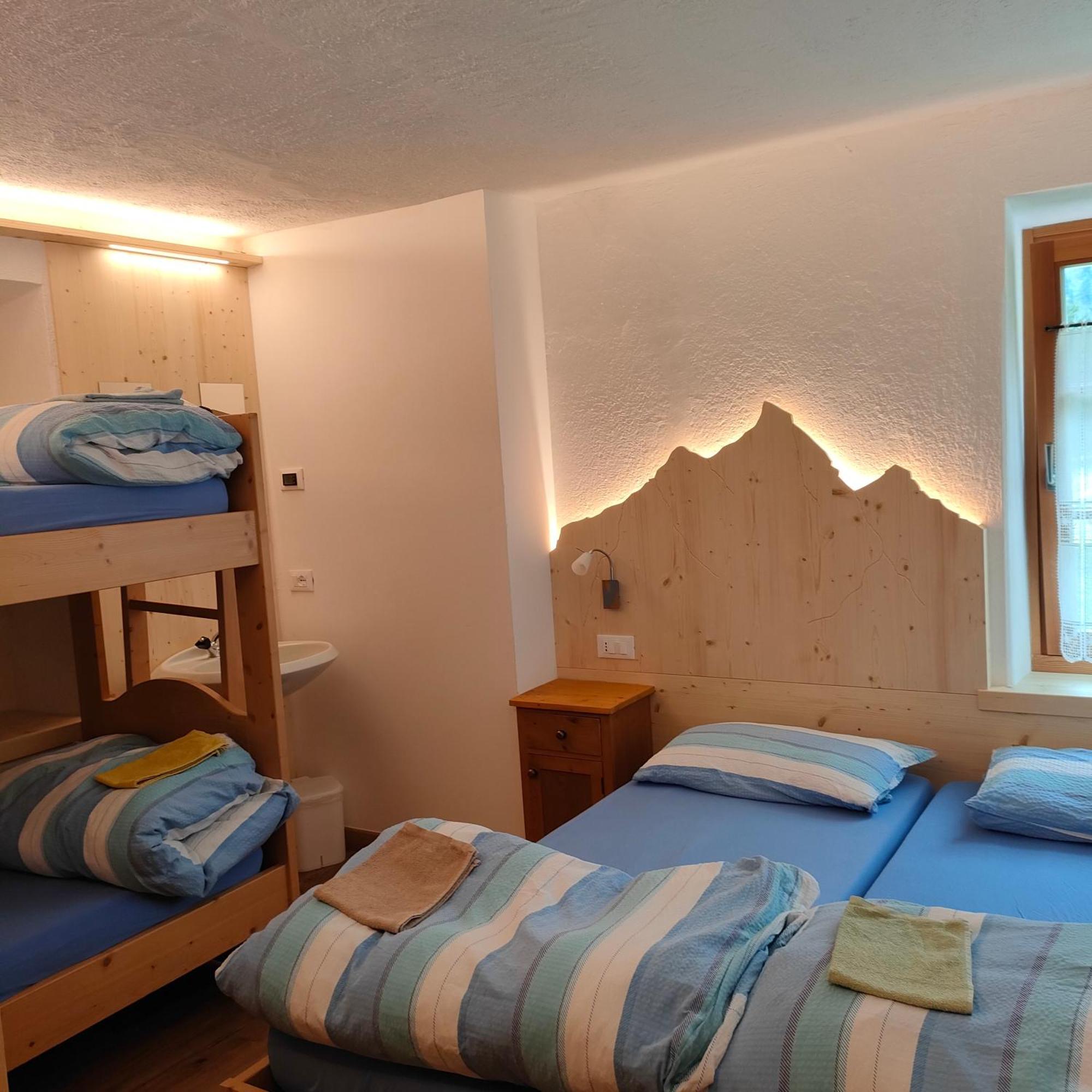 Rifugio Stella Alpina Spiz Piaz Per Escursionisti Hotell Pozza di Fassa Eksteriør bilde